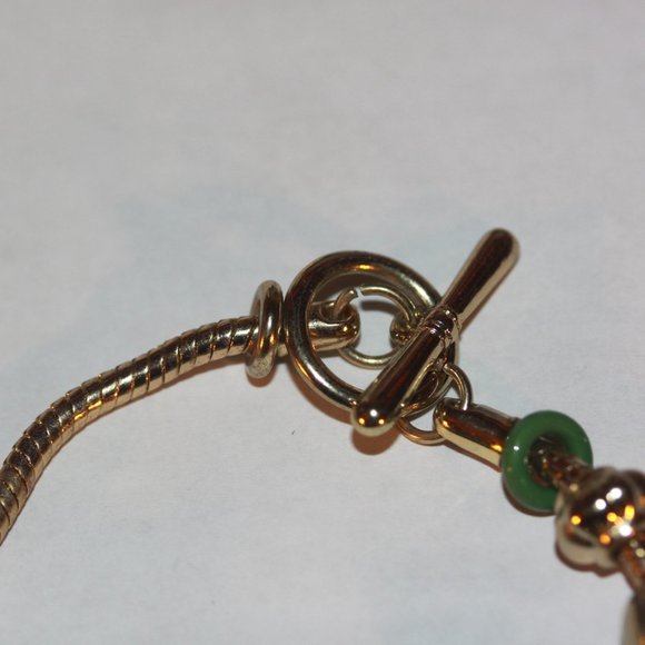 Christmas Toggle Silver Tone Dangle Charm Bracelet  Tree, snowman, present - Picture 3 of 4